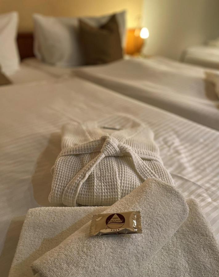 Lazensky Hotel Pyramida Františkovy Lázně Zewnętrze zdjęcie