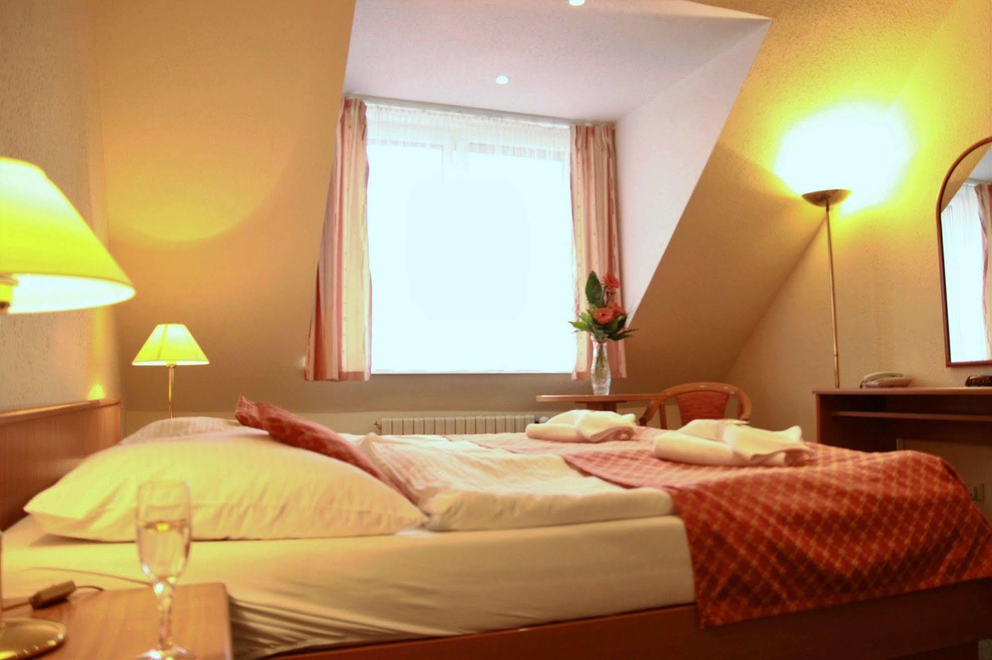 Lazensky Hotel Pyramida Františkovy Lázně Zewnętrze zdjęcie