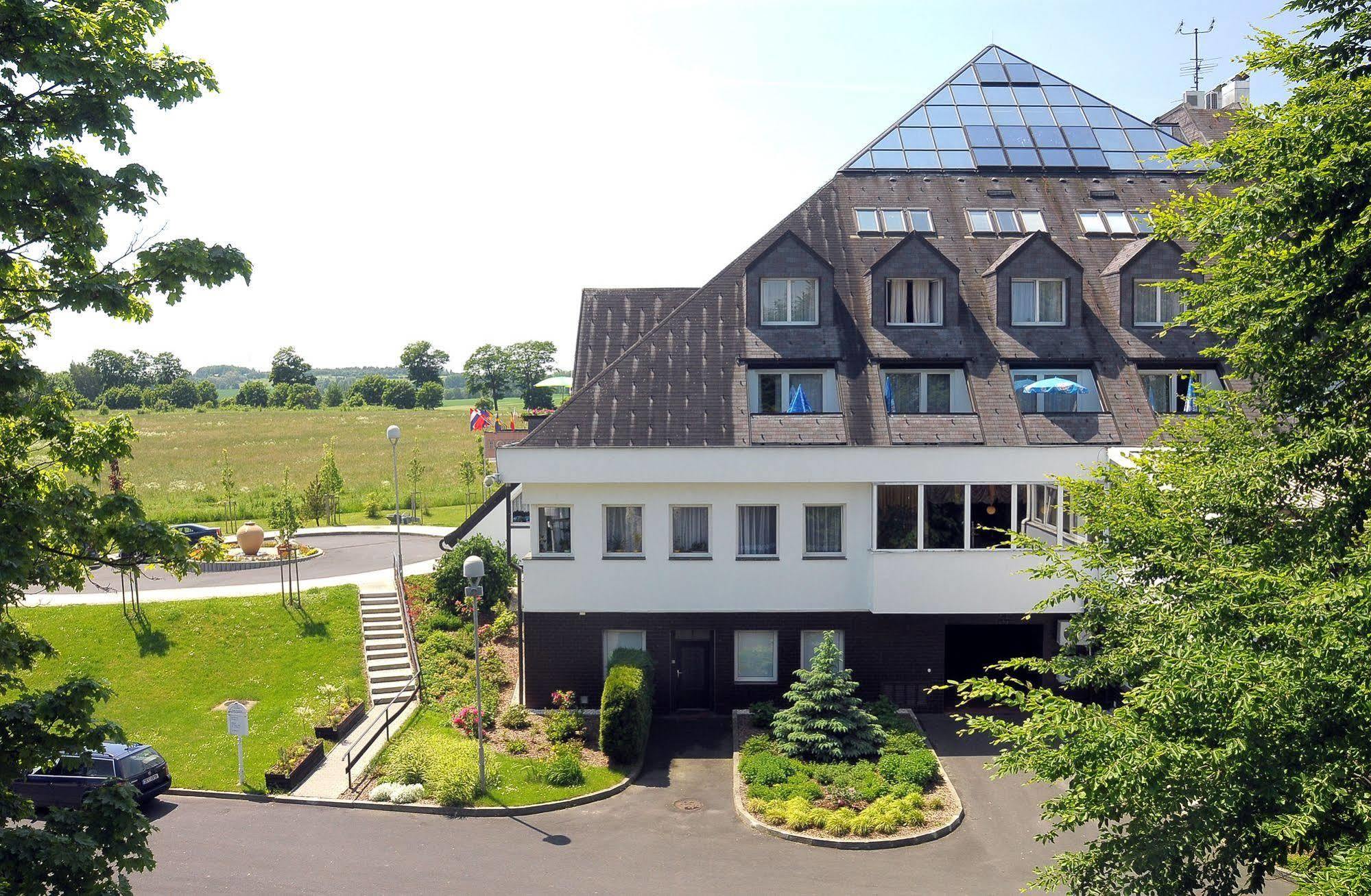 Lazensky Hotel Pyramida Františkovy Lázně Zewnętrze zdjęcie